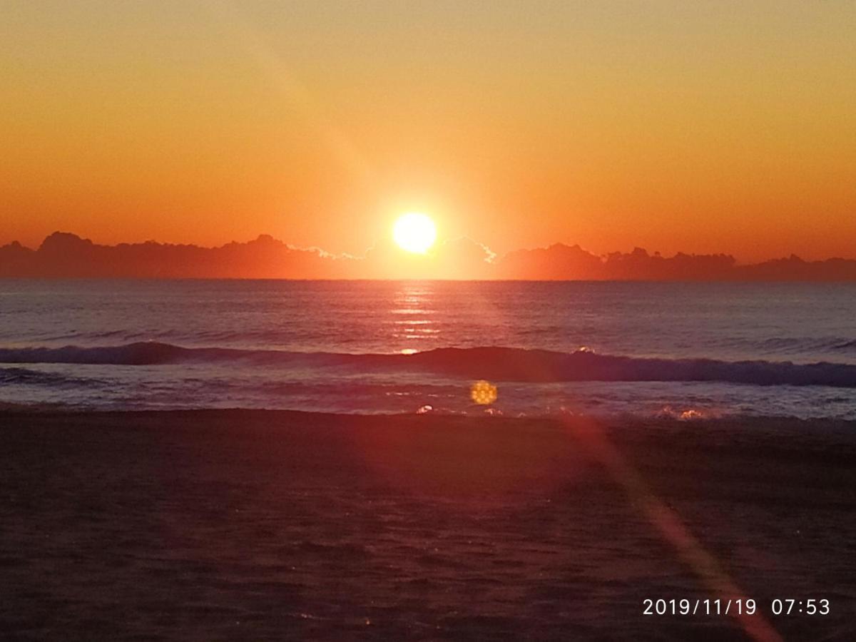 Encantador Apartamento Frente A La Playa De Bara Roda de Bará Esterno foto