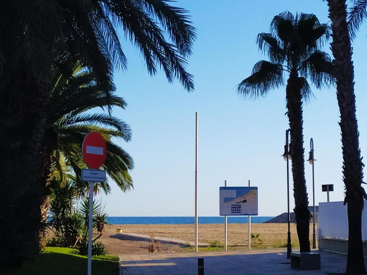 Encantador Apartamento Frente A La Playa De Bara Roda de Bará Esterno foto